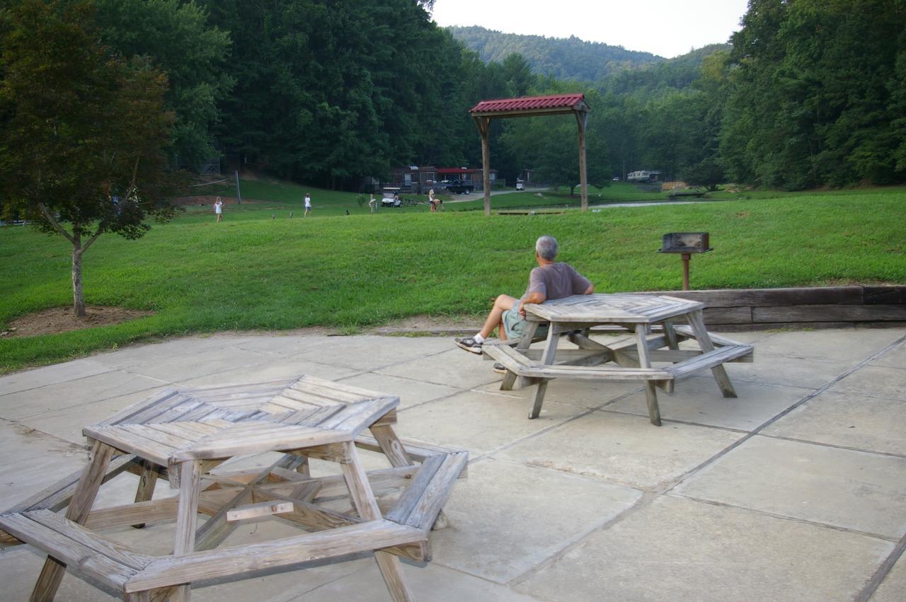 Green Mountain Park Lenoir Eksteriør bilde